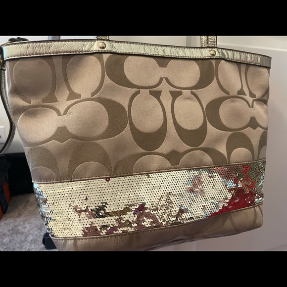 Authentic Gold/Sequin Coach Purse. - Picture 4 of 5